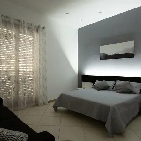 Visitoledo House